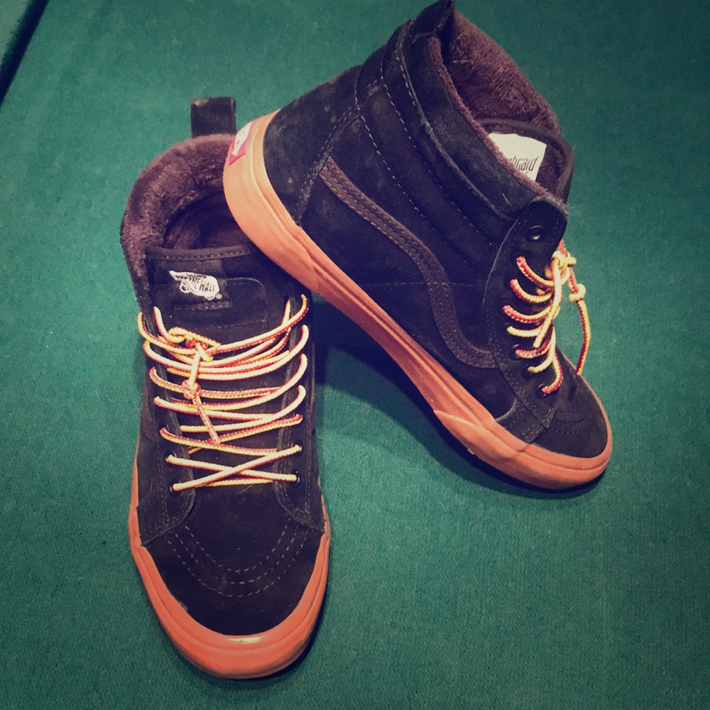 Vans mid top size 9